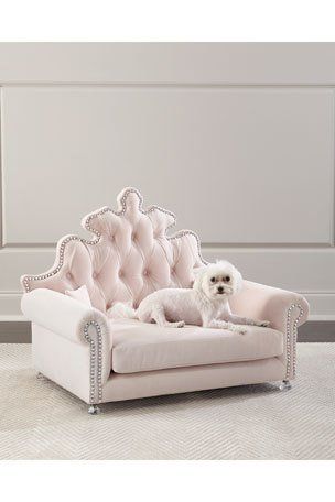 Fancy Dog Beds, Dog Bedroom, Cute Dog Beds, Chien Shih Tzu, Haute House, Dog House Diy, Fancy Dog, Dog Rooms, Luxury Pet