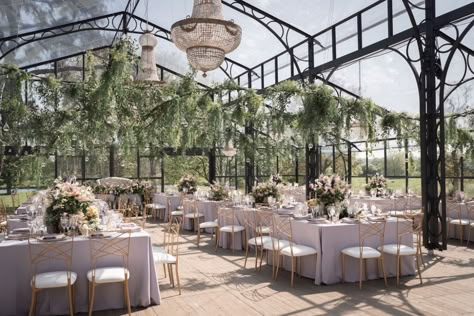 Orangery Wedding Decoration, Glass Room Wedding, Glass Pavilion Wedding, Orangery Wedding Uk, Garden House Wedding, Glass House Wedding Decor, Glass Building Wedding, Glasshouse Wedding Decor, Conservatory Wedding Reception