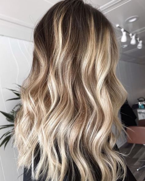 High Contrast Blonde, Hand Painted Balayage, Painted Balayage, Long Hair Color, Balayage Brunette, Super Long Hair, Casual Hairstyles, Balayage Highlights, Long Blonde Hair