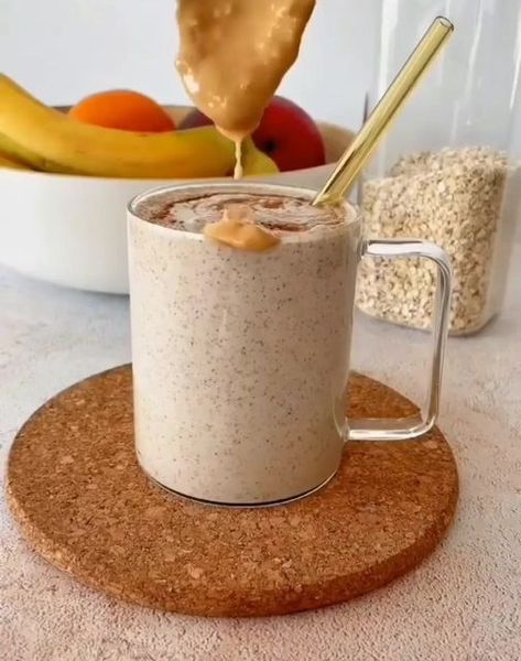 Smoothie_with_lily on Instagram: "Drop ❤ if you want more posts like this . Great content by @plantbasedgutdoc. Follow Her on Instagram for more . . I just love adding Oats to smoothies! ✅They are a good source of soluble fiber, including the powerful fiber, beta-glucan & also contain more protein and fat (the healthy kind) than most grains. ✅Not all types of oats are created equal, though! Processing can strip these grains of their fiber so best is to go with steel cut or groats which les Gut Health Smoothie, Types Of Oats, Flex Seed, Plant Milk, Instant Oats, Beta Glucan, More Protein, Soluble Fiber, The Smoothie Diet