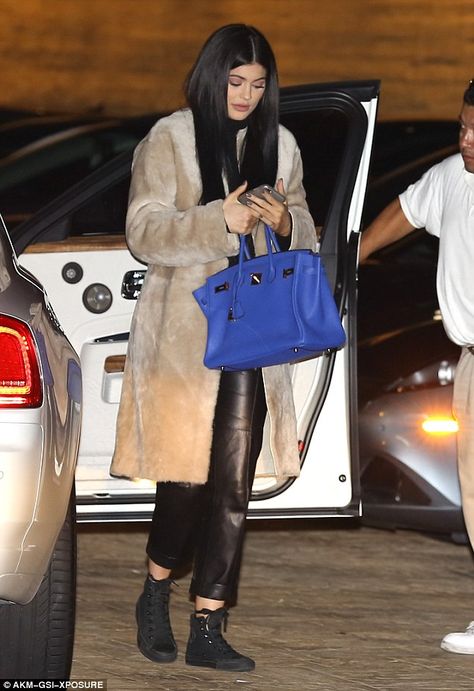 Kylie Jenner Hermes, Blue Birkin, Kylie Jenner Street Style, Jonathan Cheban, Hermes Birkin Bag, Kylie Jenner Look, Kylie J, Jenner Sisters, Kylie Jenner Outfits