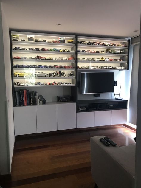 Shelving For Model Cars, Model Car Display Ideas, Car Collection Display, Display Rack Ideas, Model Car Display, Car Model Display, Diecast Cars Display, Hot Wheels Storage, Small Room Interior