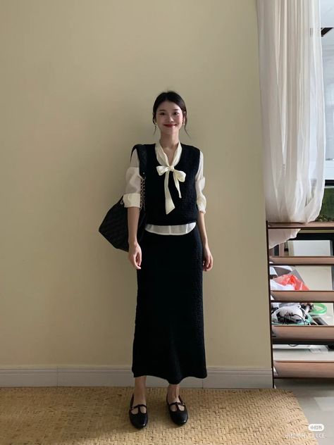 Japanese Elegant Fashion, Japanese Corporate Fashion, Japanese Office Outfits Women, Korean Work Outfit, Korean Party Outfit, Korean Formal Outfit, Japanese Fashion Winter, Messy Wardrobe, Animated Clothing