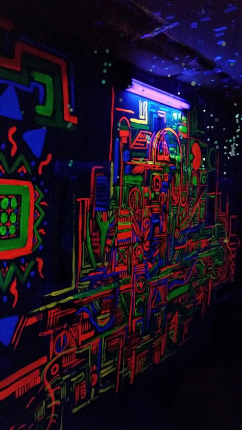 Neon Graffiti, Art Glow, Graffiti Wildstyle, Meow Wolf, Halloween 23, Glow Art, Game Center, Dark Street, Glowing Art