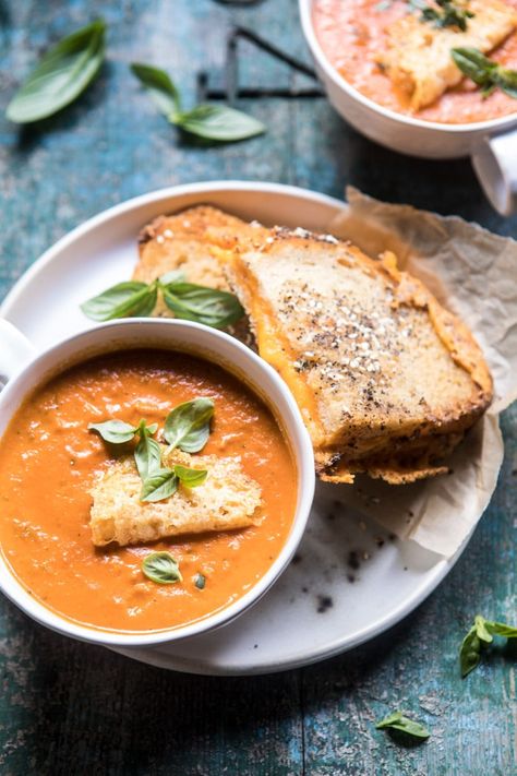 6 Ingredient Creamy Roasted Tomato Soup | halfbakedharvest.com @hbharvest Creamy Roasted Tomato Soup, Grilled Cheese And Tomato Soup, Tomato Basil Soup Recipe, Half Baked Harvest Recipes, Cheese And Tomato, Slow Roasted Tomatoes, Vegetarian Instant Pot, Tomato Soup Homemade, Tomato Soup Recipe