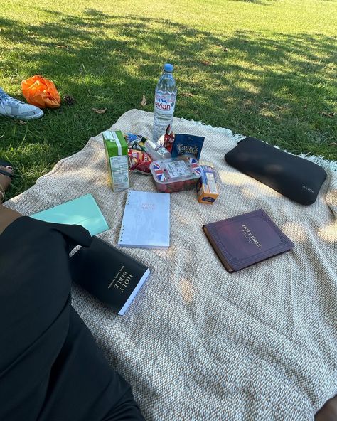 Picnic 🧺 and bible study ✝️💜 Bible Picnic Aesthetic, Bible Picnic, Bible Study Picnic, Bible Study Picnic Aesthetic, Picnic Study Aesthetic, Bible Study Outside Aesthetic, Bible Study Aesthetic Coffee, School Memories Scrapbook, Social Experiment