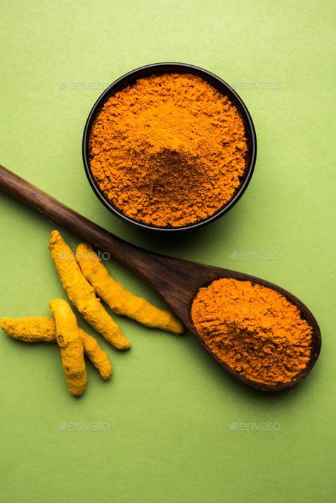 Spices Photography Photo Ideas, Haldi Powder, Spices Photography, Turmeric Spice, Spinach Juice, Home Remedies For Skin, Healthy Facts, Interior Design Process, Plain Background