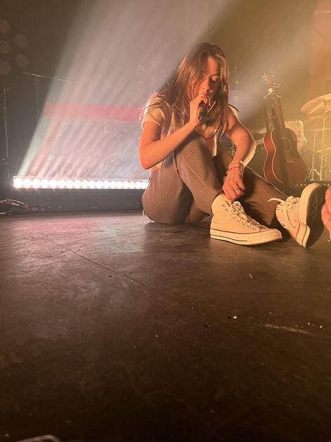 Gracie Abrams Converse, Grace Abrams, Tiwifl Tour, Gracie Abrams, A Moment In Time, Best Friend Goals, Beige Aesthetic, Stella Mccartney Elyse, Denver Co