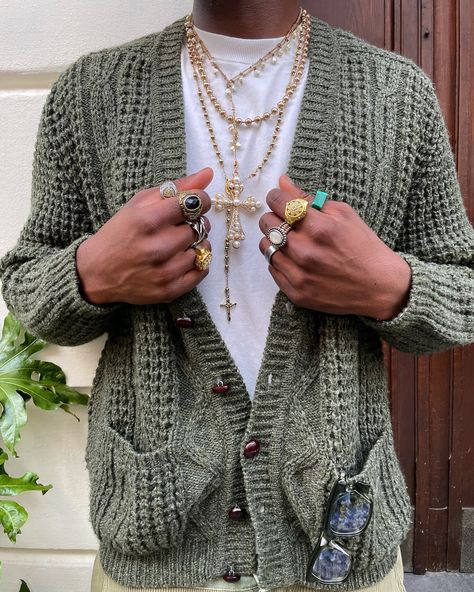 greenish uniform Poses Summer, Manish Fashion, Streetwear Jewelry, Dope Jewelry Accessories, Outfit Streetwear, Earthy Outfits, Summer Ootd, Boho Fashion Bohemian, Streetwear Accessories