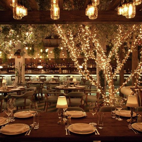 Cecconi's- Miami’s 14 Most Romantic Restaurants Soho Beach House Miami, Miami Beach Restaurants, Beach House Hotel, Soho Beach House, Miami Restaurants, Romantic Restaurant, Hotel Interior Design, Inexpensive Wedding Venues, Bachelorette Party Games