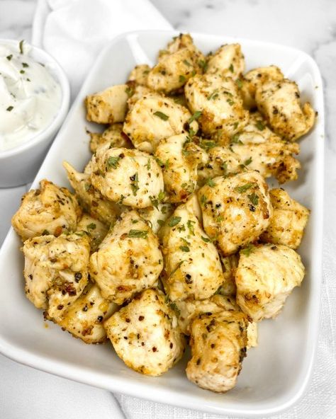 Lemon Pepper Chicken Bites – Allie Carte Dishes Lemon Pepper Chicken Bites, Lemon Chicken Bites, Chicken Bites Oven, Air Fryer Lemon Chicken, Purple Recipes, Wing Stop, Emily Bites, Cracked Out, Chicken Bites Recipes