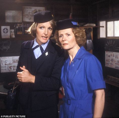 Angela (right) played Marjory Frobisher in the BBC sitcom opposite Penelope Keith (left) from 1979 to 1981 Penelope Keith, Midsomer Murders, Margaret Thatcher, Calendar Girls, Good Neighbor, British Tv, Farm Heroes, Bbc, Timeless Elegance