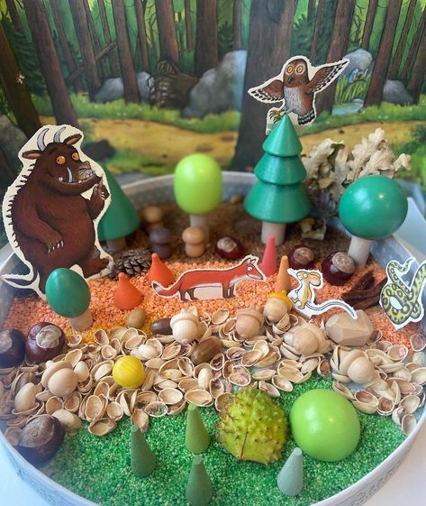 Mariam Azmi on Instagram: “Gruffalo sensory bin was a hit with Miss 3, who enjoyed strolling with Mouse through the deep, dark wood. Wooden toys from @forestpips 💚…” The Gruffalo Sensory Activities, Gruffalo Sensory Play, Fairytale Sensory Bin, Miniature World, Gruffalo Eyfs, Eyfs Curriculum, Gruffalo Activities, Gruffalo's Child, Sensory Play Toddlers