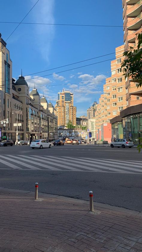 Ukraine cities have such an amazing scenery both daylight and night time City In Daylight, Daytime City Aesthetic, Morning Street Aesthetic, Sweater Campaign, City Daytime, Daylight Aesthetic, Morning City, Landscape Study, Street Background