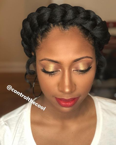 Braid Crown, Braided Crown Hairstyles, Blonde Box Braids, Long Box Braids, Pelo Afro, Natural Hair Updo, Crown Braid, Trending Hairstyles, Jairzinho