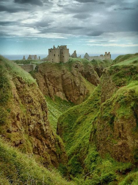 Scotland Nature, Scotland Aesthetic, Dunnottar Castle, Scotland Road Trip, Scotland Landscape, Castle Aesthetic, Castles In Scotland, Scotland Castles, Scottish Castles