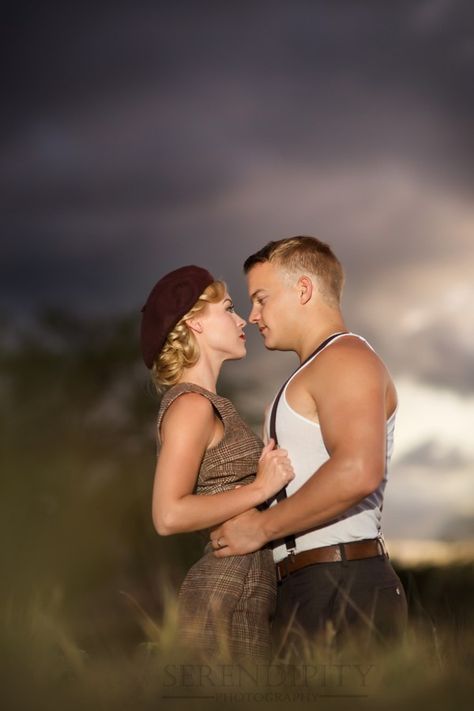 Gangster Photoshoot, Strobe Photography, Rockabilly Couple, Gangster Wedding, 30s Wedding, Bonnie And Clyde Photos, Understanding Photography, Prewedding Shoot, Lisa Parker