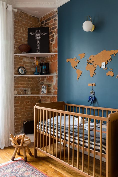 Brick Wall Nursery, Nursery Ideas Neutral, Twin Girl Bedrooms, Nursery Picture Frames, Distressed Wood Wall, Natural Wood Decor, Room Scandinavian, Nursery Designs, Scandi Nursery