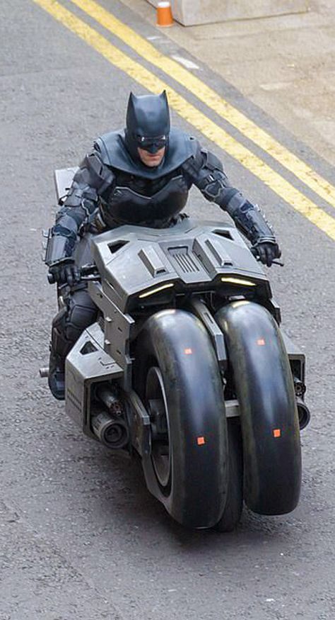 Bat Motorcycle, Bat Bike, Batman Vehicles, Batman Bike, Motor Listrik, Batman Batmobile, Mechanical Engineering Design, Concept Vehicles, Batman Poster