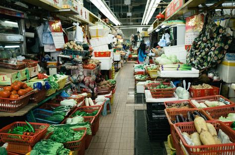 A directory guide to the largest wet markets in Hong Kong Ux Project, Wet Market, Artwork Inspiration, Super Market, Architecture Rendering, Hong Kong, Times Square, Singapore, Marketing