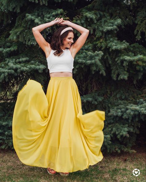 Flowy and girly Yellow Maxi Skirt. Comes in lots of colour options, styled with White Crop Top. Perfect Date Night Outfit. Outfit Ideas With Jordans, Yellow Maxi Skirts, Maxi Skirts Summer, Yellow Maxi, Yellow Skirt, Chiffon Maxi, Yellow Aesthetic, White Crop Top, Night Outfits