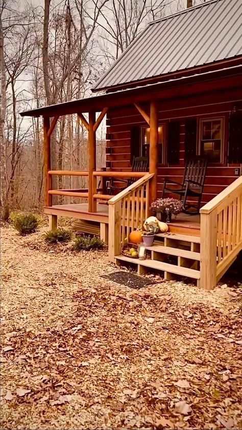 Log Home Porch, Cabin With Covered Porch, Log Cabin Deck, Small Cabin With Wrap Around Porch, Wrap Around Porch Log Cabin, Cabin With Big Porch, Log Cabin With Addition, Two Story Log Cabin, Tiny Log Cabins