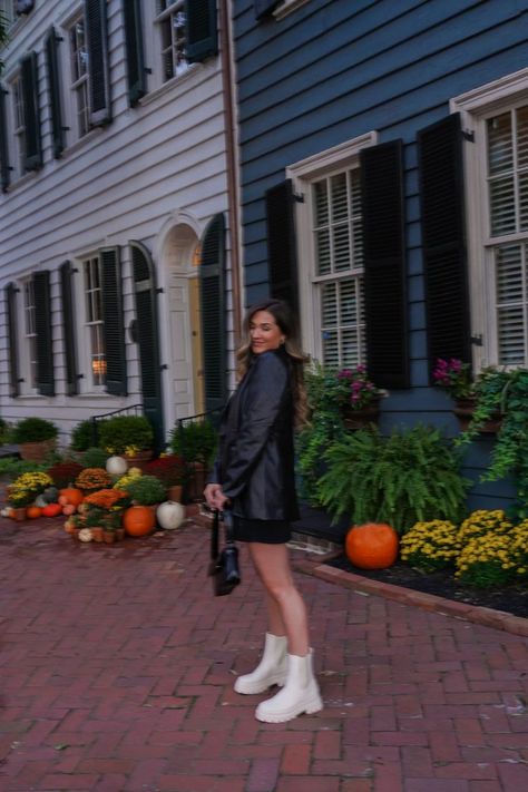 Fall outfit inspo | Fall outfit ideas | Black leather jacket | White chelsea boots outfit | blurry photo style | spooky outfit vibes Black Leather Jacket Outfit Fall, White Chelsea Boots Outfit, Leather Jacket Outfit Fall, Chelsea Boot Outfit, Fall Style Inspiration, White Chelsea Boots, Black Leather Jacket Outfit, Black And White Boots, Chelsea Boots Outfit