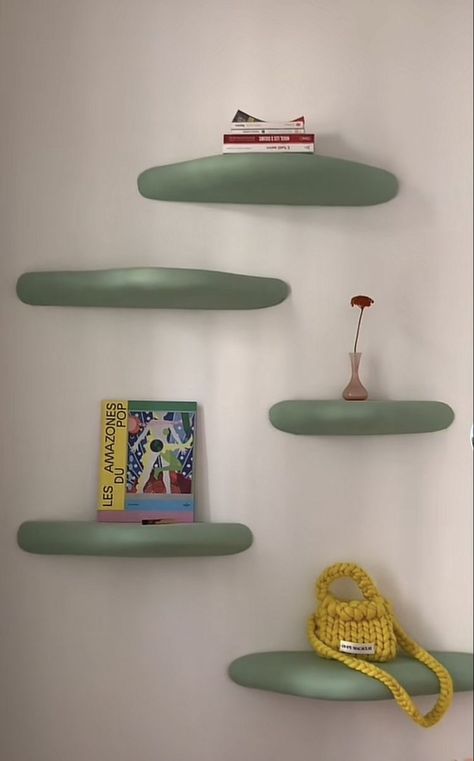 Green Wall Shelves, Funky Shelves, Green Shelf, Apartment Decor Inspiration, Cute Room Decor, Apartment Inspiration, Room Inspiration Bedroom, Apartment Room, Dream House Decor