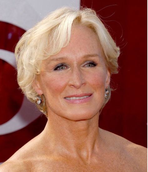 Glen Close Hairstyles, Glenn Close Hair, Glenn Season 1, Glenn Meme, Glen Affric Scotland, Glenn Close, Carolina Herrera, Short Hair Cuts, Red Carpet