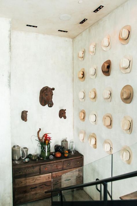 Diy Western Decor, Hat Wall Display, Western Style Decor, Diy Western, Southwestern Ranch, Western Interior, Western Rooms, Hat Wall, Hgtv Dream Home