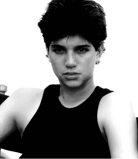 Ralph Macchio Black And White, Daniel Karate Kid, Ralph Macchio The Outsiders, Johnny Cade, The Karate Kid 1984, Daniel Larusso, 80s Actors, William Zabka, 80s Men