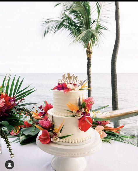 Hawaii Wedding Cake, Hawaiian Wedding Cake, Hibiscus Wedding, Tropical Wedding Centerpieces, Tropical Wedding Cake, Orange And Pink Wedding, Tropical Wedding Theme, Fiji Wedding, Tropical Wedding Inspiration