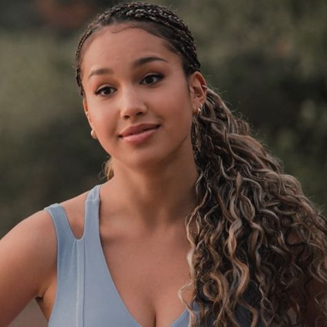 Sofia Wylie Hairstyles, Sophie Wylie, High School Musical The Musical, California Hair, Cute Box Braids, Sofia Wylie, Goddess Braids Hairstyles, Girls Natural Hairstyles, Cute Box Braids Hairstyles