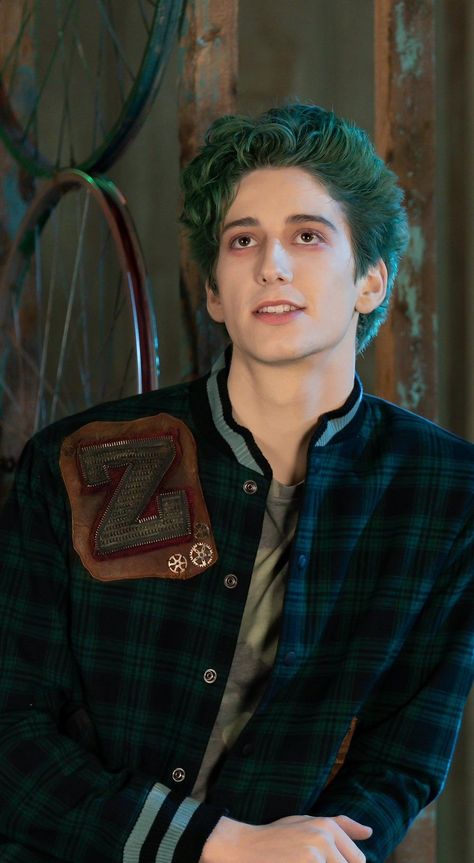 Zombies 3, Disney Channel Movies, Milo Manheim, Love Milo, Meg Donnelly, Do I Love Him, Cosplay Inspiration, Zombie Disney, Zombie Movies