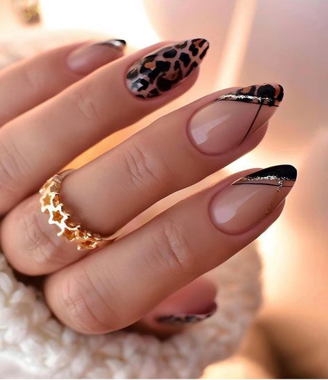 Almond Shapes Nail Designs, Tiger Nail Art, Leopard Print Nail, Uñas Ideas, Tiger Nails, Animal Print Nails Art, Cheetah Nails, Leopard Print Nails, Summer Toe Nails