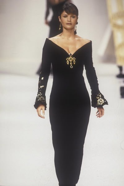 Balmain Haute Couture, Runway Gowns, Balmain Collection, Runway Fashion Couture, Helena Christensen, Elegant Dresses Classy, Ladies Gown, Vintage Couture, Pierre Balmain