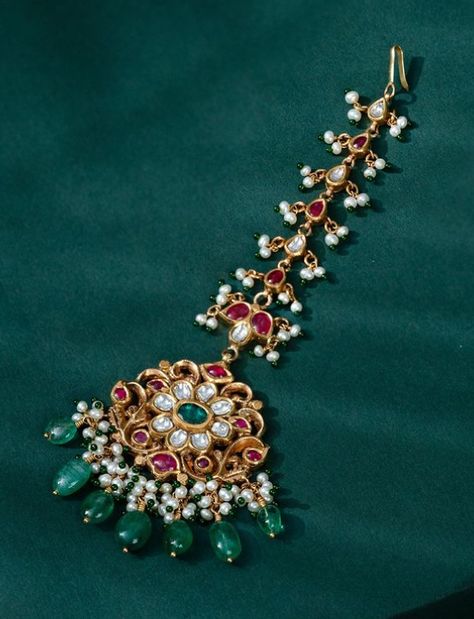 Kundan Tikka Design, Papida Billa Designs Gold, Puligoru Designs For Ladies, Papati Billa Designs Gold, Mangtika Jewellery Gold, Papati Billa, Desi Lehenga, Telugu Jewellery, Diamond Tikka