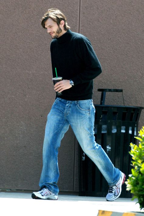 Aston Kutcher, Steve Jobs Photo, Dad Outfits, Rich Fashion, Steve Job, College Fits, Ashton Kutcher, Dad Fashion, Stylish Work Outfits