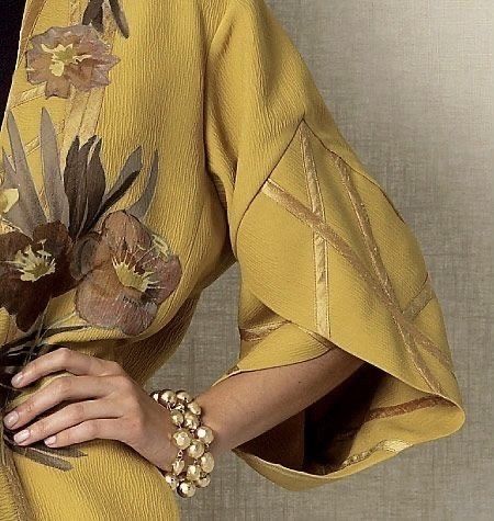 Áo Blu, Detail Couture, Mode Kimono, Abaya Style, Vogue Sewing, Vogue Sewing Patterns, Sleeves Designs For Dresses, Vogue Pattern, Vogue Patterns