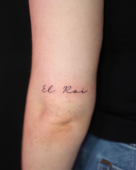 El Roi fine line tattoo font: “auto signature” located in oviedo, FL 📍 appointment based only, check link in bio for availability! • • • #orlandofineline #whipshading #orlandotattoos #ucffinelinetattoos #downtownorlandofineline #finelineucf #finelinetattoo #minimalistattoos #spinetattoo #orlandotats #tinytattoos #tinytats #oviedofineline #oviedofinelinetattoos #finelineoviedo #finelinetattoooviedo #redtattoos Adonai El Roi Tattoo, El Roi Tattoo, Biblical Tattoos, Fine Line Tattoo, Red Tattoos, Tattoo Font, Line Tattoo, Spine Tattoo, Fine Line Tattoos