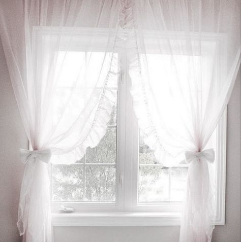 Pink Pastel Bedroom Aesthetic, Kawaii Curtains Bedroom, Croquette Room Decor, Pink Kawaii Room Ideas, Kawaii Curtains, Coquette Curtains, Lovecore Bedroom, Lovecore Room, Angelcore Room