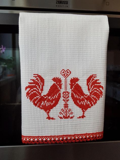 Cross Stitch Chicken Pattern Free, Rooster Cross Stitch Pattern Free, Hen Cross Stitch, Red Bird Cross Stitch Pattern, Embroidered Rooster, Rooster Cross Stitch, Towel Embroidery Designs, Cross Stitch Free, Chicken Cross Stitch