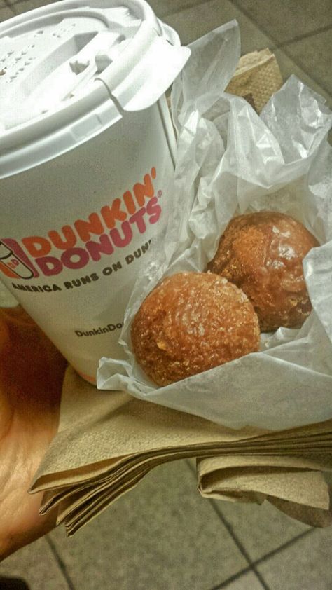 Dunkin Donuts Pumpkin Brulee Coffee paired with Pumpkin Munchkins - Priscilla De Leon Pumpkin Munchkins, Pumpkin Brulee, Coffee Pairing, Food Tags, Donuts, Takeout Container, Coffee, Halloween, Quick Saves