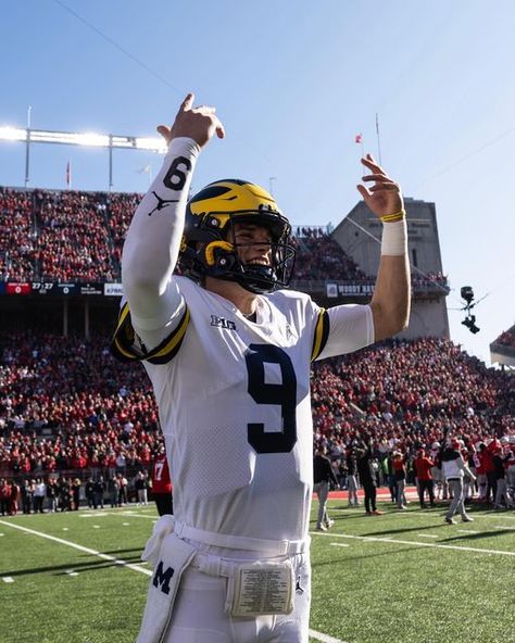 Michigan Football Aesthetic, Michigan Quarterback, Jj Mccarthy, Michigan College, Michigan Go Blue, Mc Carthy, Michigan Girl, Maize And Blue, Michigan Wolverines Football