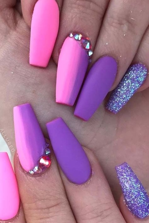 Purple Pink Nails, Purple And Pink Nails, Bright Summer Acrylic Nails, Unghie Sfumate, Matte Purple, Purple Nail Art, Purple Acrylic Nails, Purple Nail Designs, Matte Pink