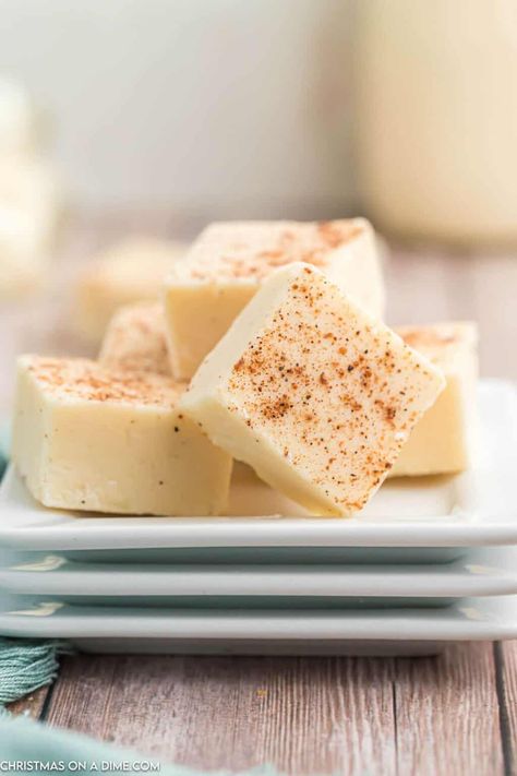 Eggnog Fudge - Christmas on a Dime Rum Fudge Recipe, Eggnog Fudge Recipe, Rum Fudge, Eggnog Fudge, Fudge Dessert, Easy Eggnog, Creamy Eggnog, Buttered Rum, Rican Food