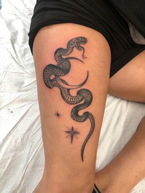 Woman 
Snake tattoo
Moon and stars 
Leg tattoo
Thigh tattoo Snake Tattoos Legs Women, Snake Leg Tattoo, Tattoo Bein Frau, Thigh Tattoo Men, Hip Tattoo Designs, Waist Tattoos, Thigh Tattoo Designs, Small Forearm Tattoos, Tattoos Women