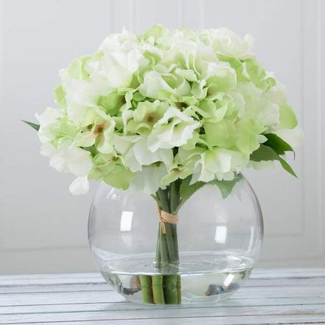 flower vases, Interior decoration, vases Big Bookshelves, Flower Vase Ideas For Home, Brighten Kitchen, Hydrangea Flower Arrangement, Garden Hydrangea, Hydrangea Flower Arrangements, Faux Hydrangea, Hydrangea Garden, Artificial Garland