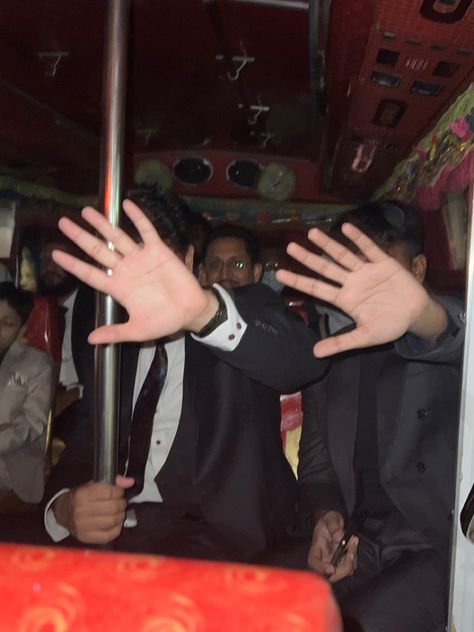 party bus in lahore. aesthetic party vibes. aesthetic shaddi. Desi Party Vibes Aesthetic, Desi Party, India Party, Uni Life, Chill Photos, Man Party, Party Bus, Club Parties, Desi Wedding