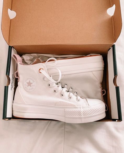 Hadley 🦋 on Pinterest #shoes #converse #platformconverse #style #fashion Wedding All Stars Converse, Converse Lavender, Stars Converse, Platform Converse, All Stars Converse, Shoes Converse, Converse All Star, Superga Sneaker, Wedding Sneaker